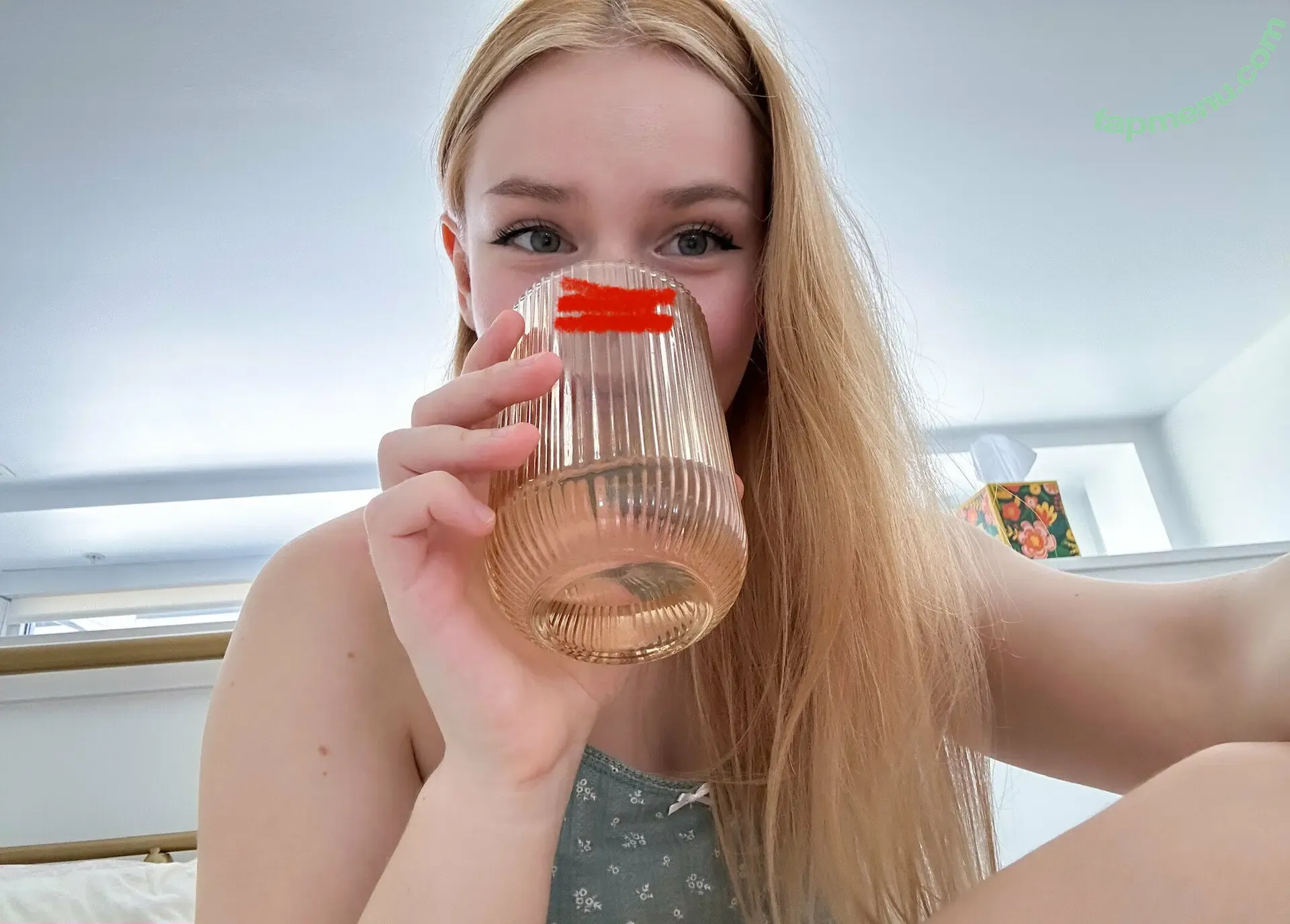 trissbliss nude photo #0002 (trissbliss)