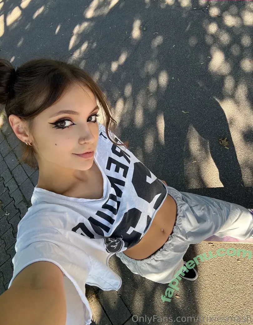 trixiesmash nude photo #0031 (trixiesmash)