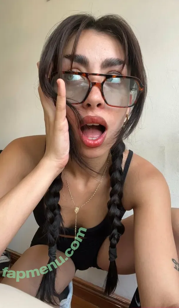 trixilandia nude photo #0025 (trixexyy)