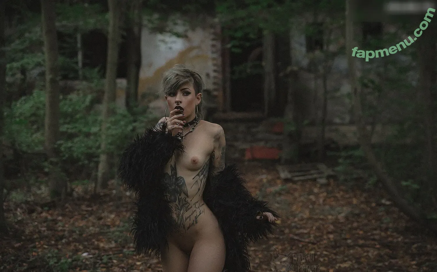 Triz Täss nude photo #0003 (ModelTrizTaess / triztaess)