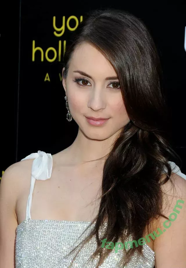 Troian Bellisario nude photo #0045 (sleepinthegardn)