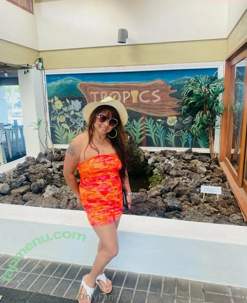 tropical_island_girl_4_u nude photo #0032 (tropical_island_girl_4_u)