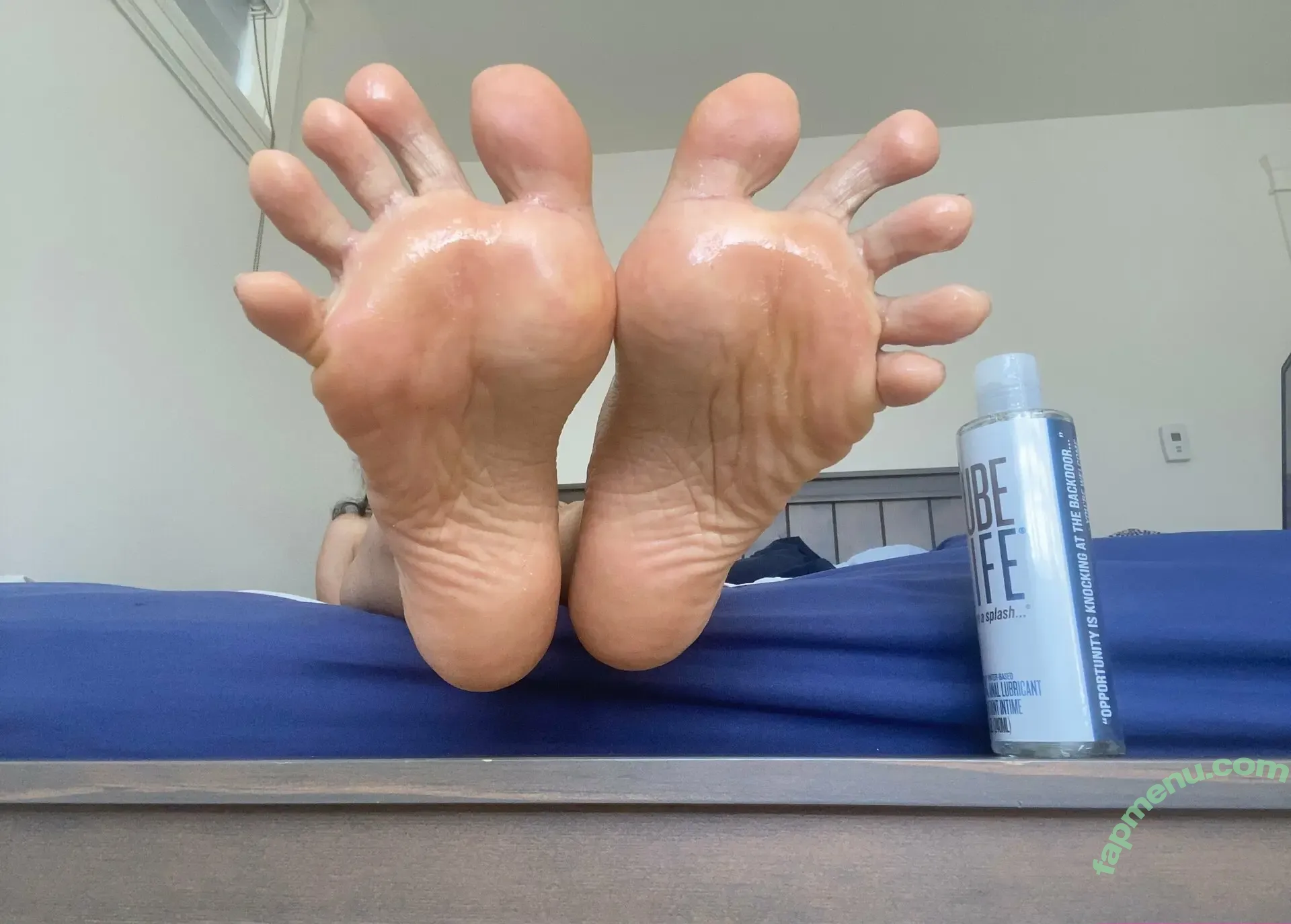 troublefeetxoxo nude photo #0022 (troublefeetxoxo)