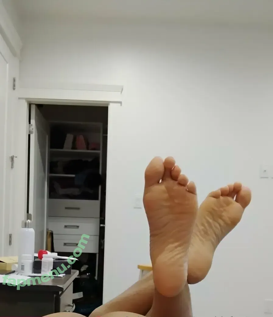 troublefeetxoxo nude photo #0048 (troublefeetxoxo)