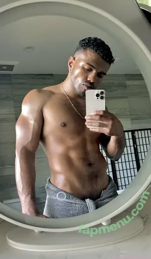 Troy Francisco / aleeniekabeenie / yourboyfcisco nude photo #0318