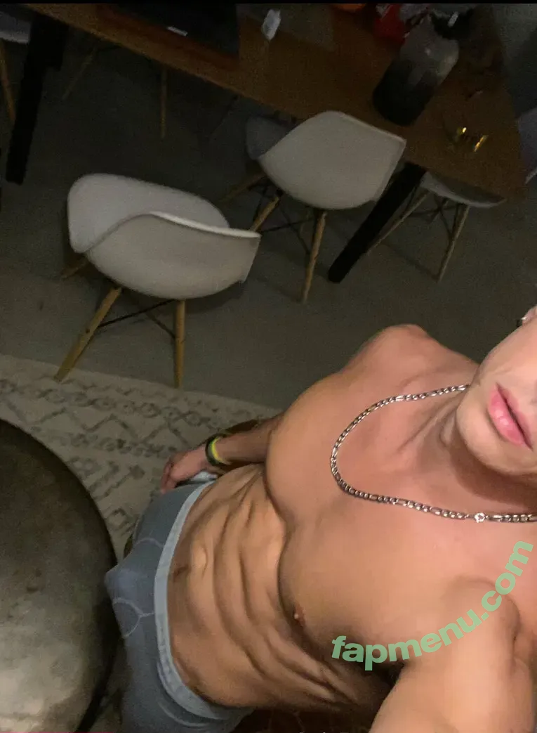 troypesss nude photo #0003 (troypes)