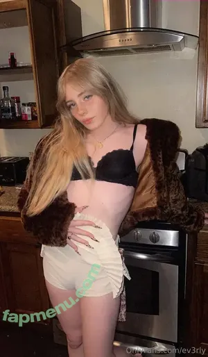ts.everly / everlyeira nude photo #0002