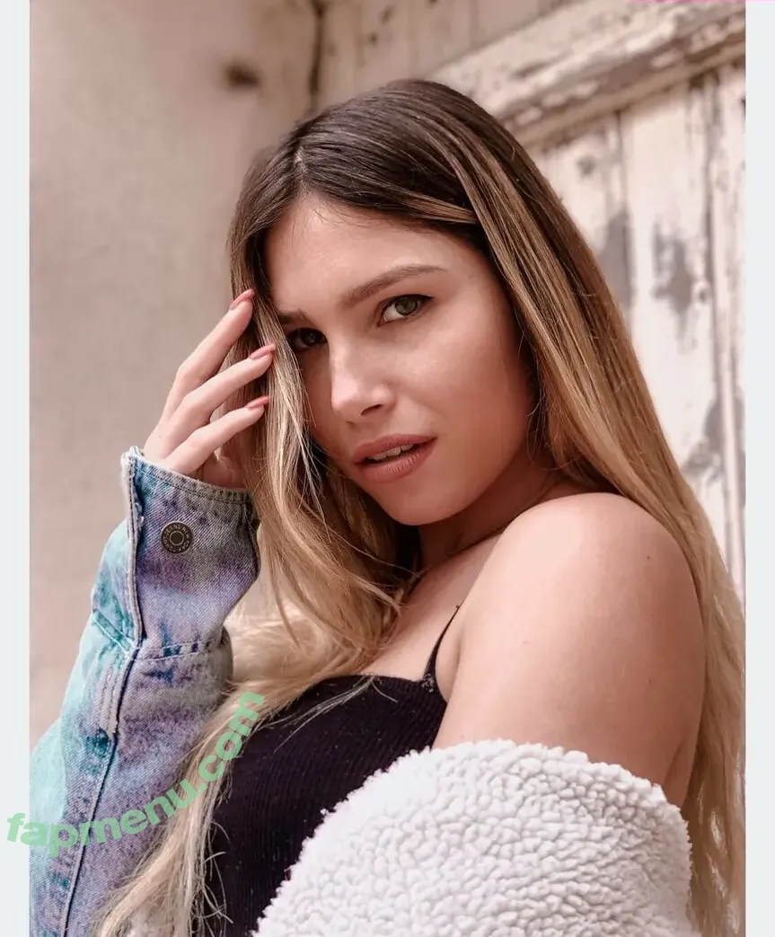 Tslanaxoxo nude photo #0070 (Yourlanatgirl / Yourlittlelana)