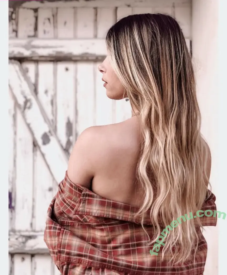 Tslanaxoxo nude photo #0074 (Yourlanatgirl / Yourlittlelana)