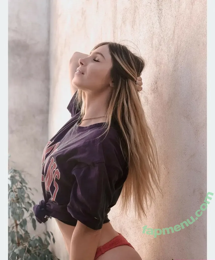 Tslanaxoxo nude photo #0085 (Yourlanatgirl / Yourlittlelana)