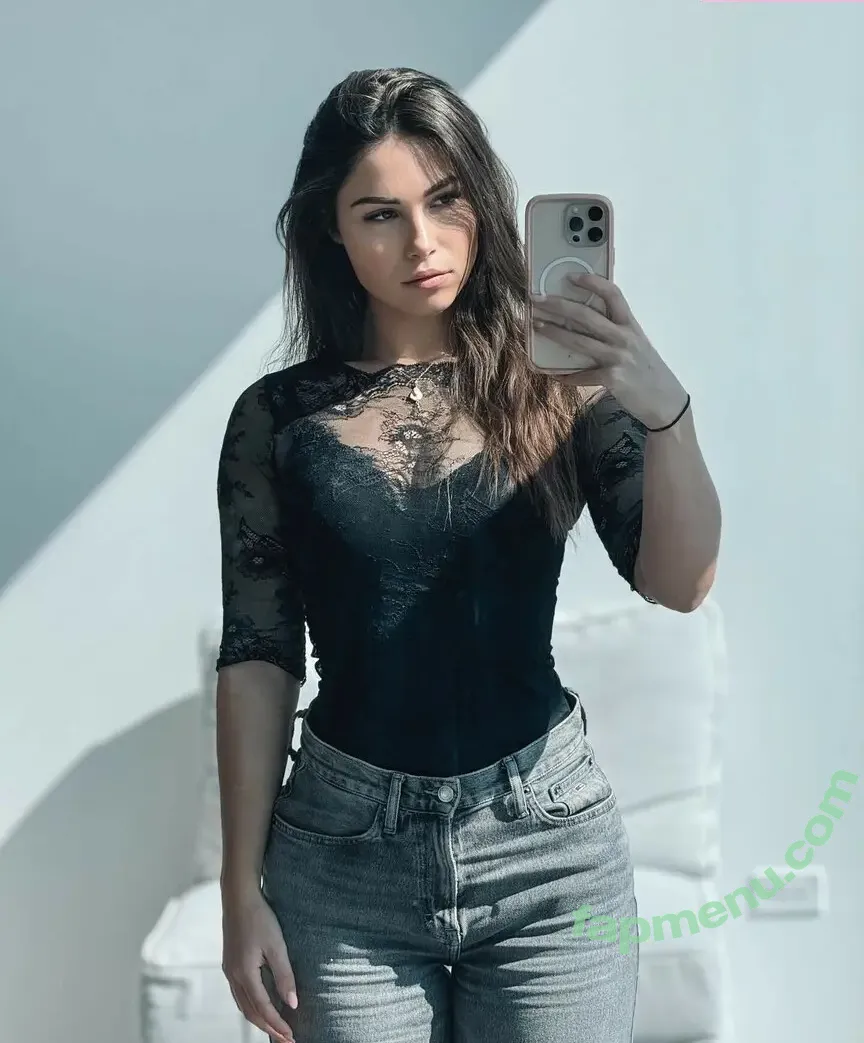 Tslanaxoxo nude photo #0093 (Yourlanatgirl / Yourlittlelana)
