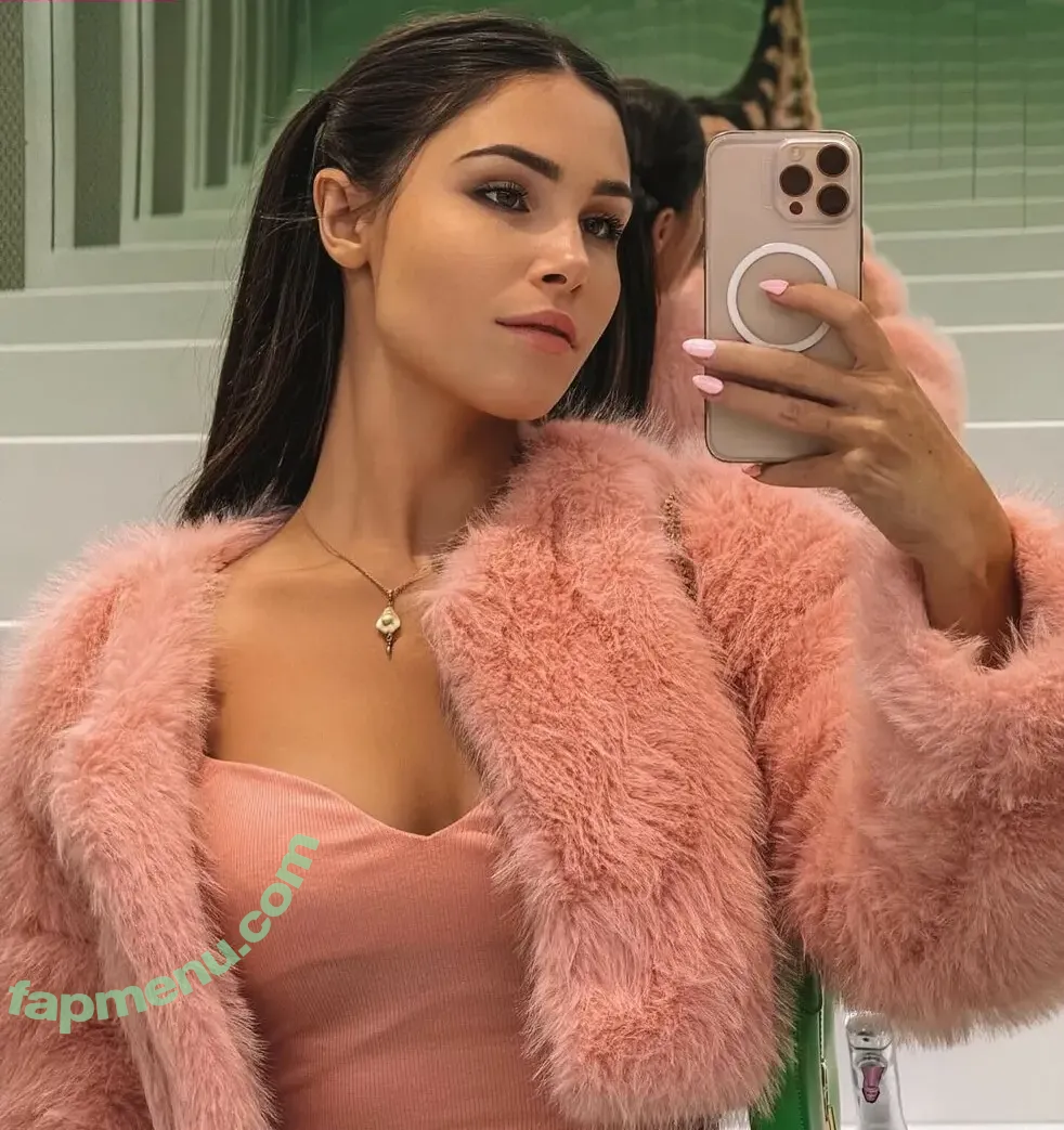Tslanaxoxo nude photo #0105 (Yourlanatgirl / Yourlittlelana)