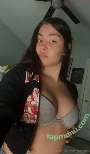 tsszoey / tsszoeyy nude photo #0012