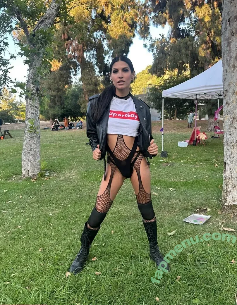 tszariah nude photo #0162 (therealzariahaura)