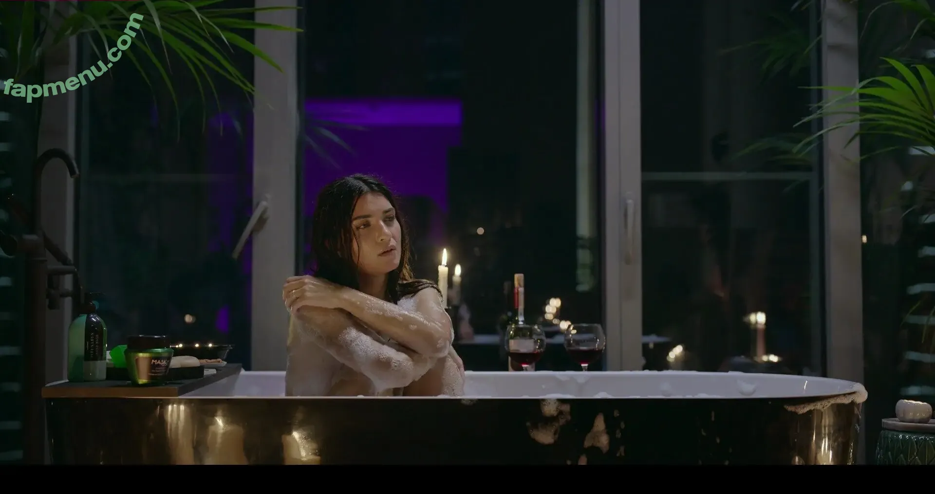 Tuba Büyüküstün nude photo #0011 (Tuba Büyüküstün)