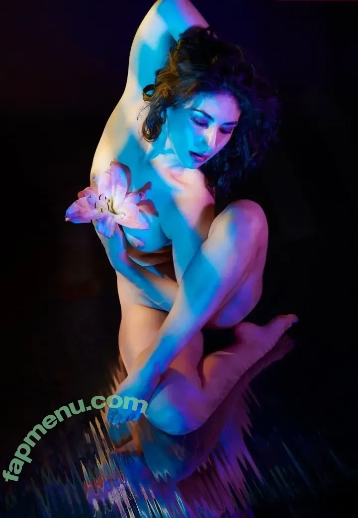 Tula Vida nude photo #0017 (tulalulavida.x)