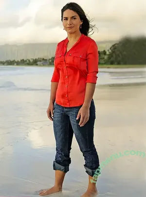 Tulsi Gabbard / tulsigabbard nude photo #0078