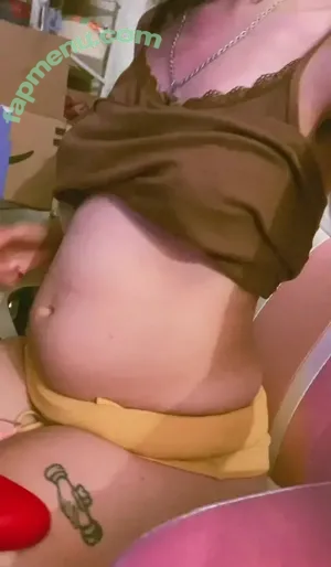 tummyemma2 / brummymummyof2 nude photo #0006