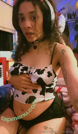 tummyemma2 / brummymummyof2 nude photo #0011