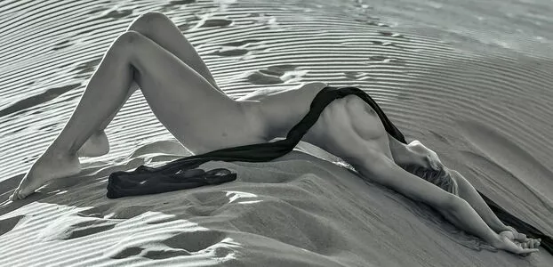 Tunaapari / Tuna Apari / Tuna Yuksel / onlytaz / tunaapari00 nude photo #0072