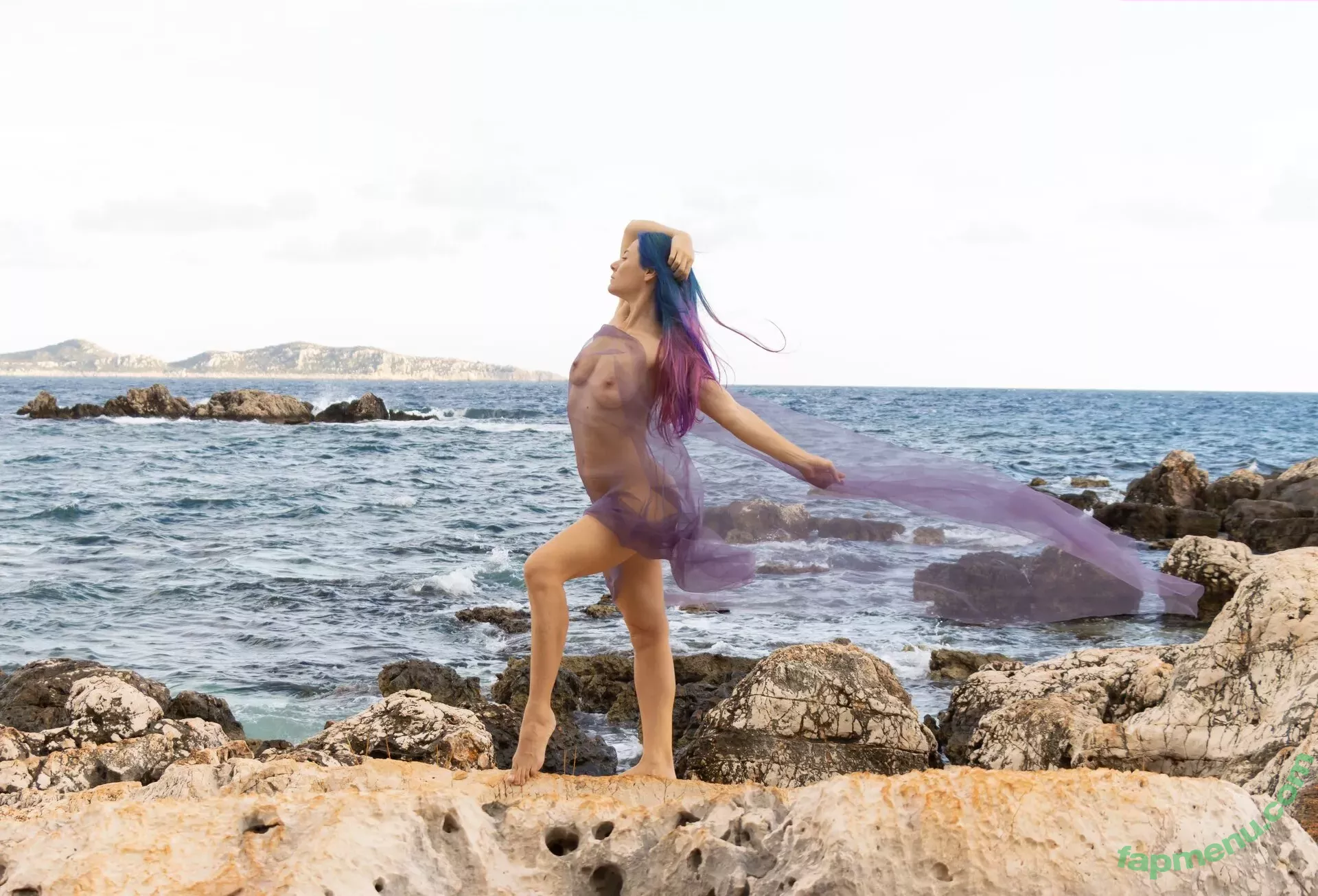 Tunaapari nude photo #0006 (Tuna Apari / Tuna Yuksel / onlytaz / tunaapari00)