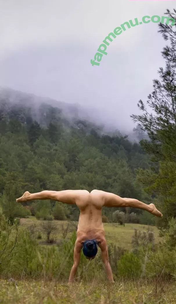 Tunaapari nude photo #0011 (Tuna Apari / Tuna Yuksel / onlytaz / tunaapari00)