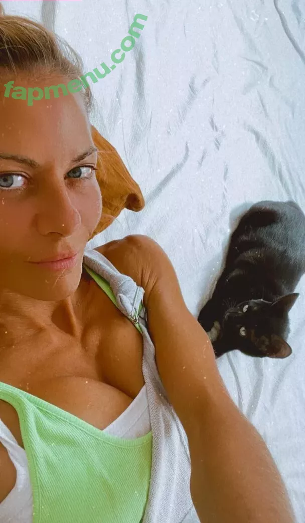 Tunaapari nude photo #0024 (Tuna Apari / Tuna Yuksel / onlytaz / tunaapari00)