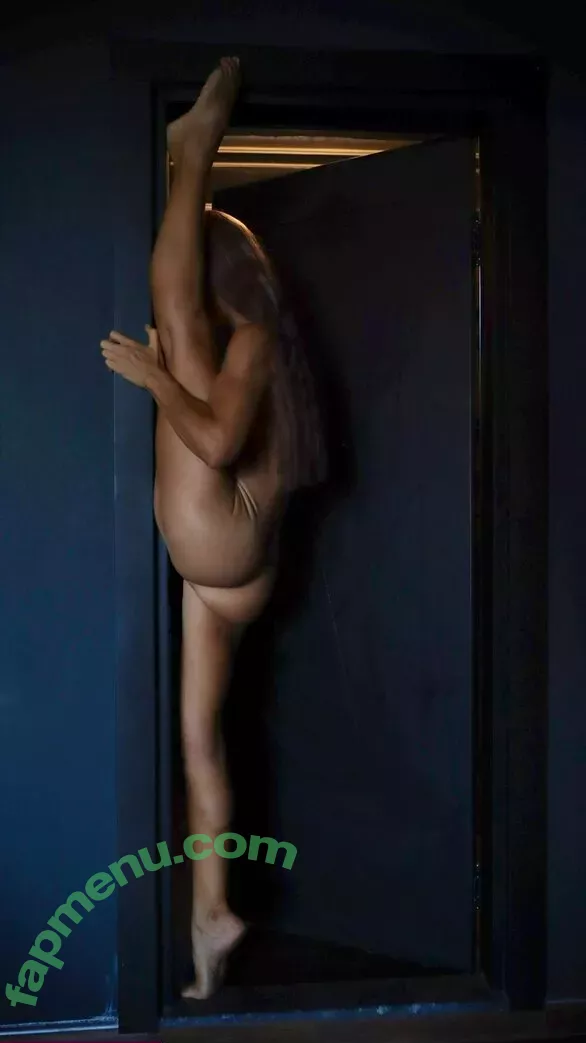 Tunaapari nude photo #0027 (Tuna Apari / Tuna Yuksel / onlytaz / tunaapari00)