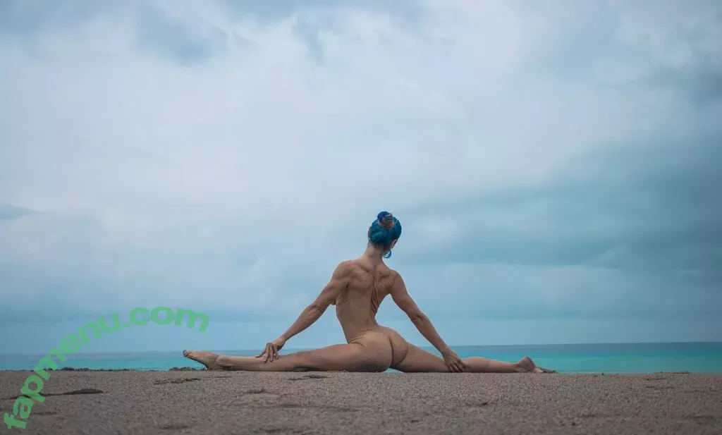 Tunaapari nude photo #0034 (Tuna Apari / Tuna Yuksel / onlytaz / tunaapari00)