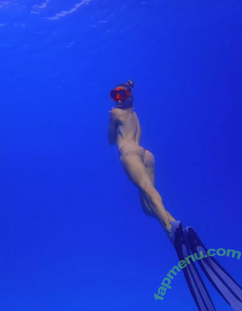 Tunaapari nude photo #0040 (Tuna Apari / Tuna Yuksel / onlytaz / tunaapari00)