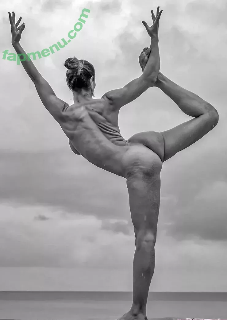 Tunaapari nude photo #0076 (Tuna Apari / Tuna Yuksel / onlytaz / tunaapari00)