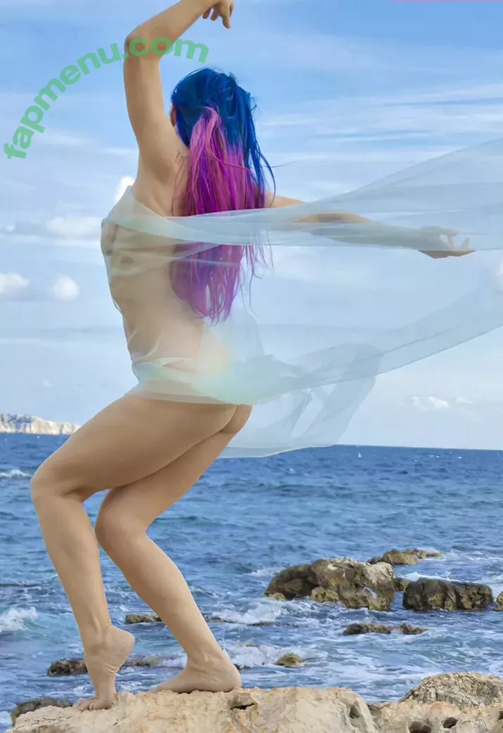 Tunaapari nude photo #0079 (Tuna Apari / Tuna Yuksel / onlytaz / tunaapari00)