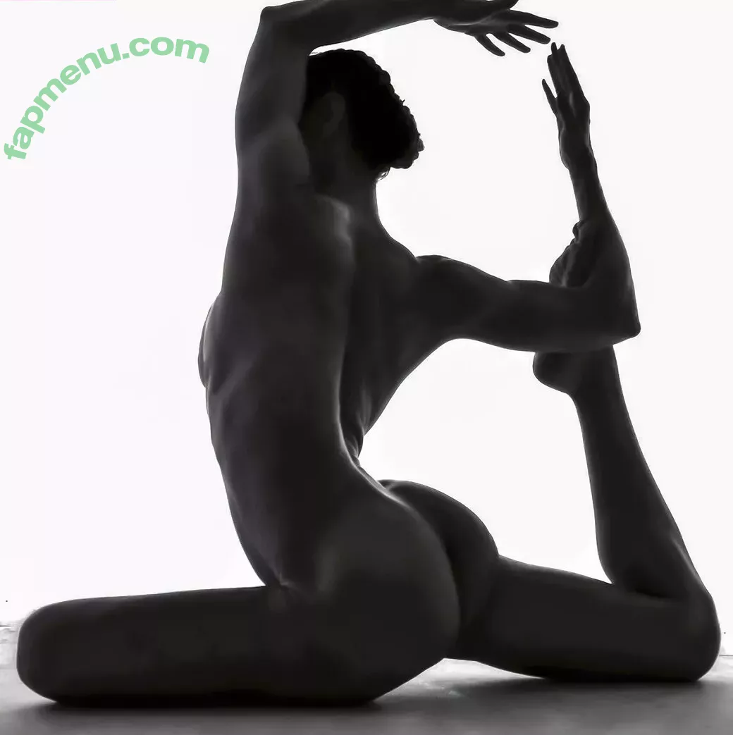 Tunaapari nude photo #0197 (Tuna Apari / Tuna Yuksel / onlytaz / tunaapari00)