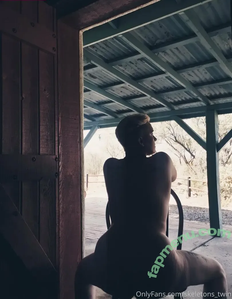 twinkleskeleton nude photo #0028 (twinkleskeletons)