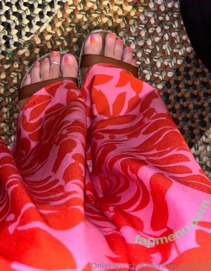 twinkletoes7479 / plentiful_toes nude photo #0047