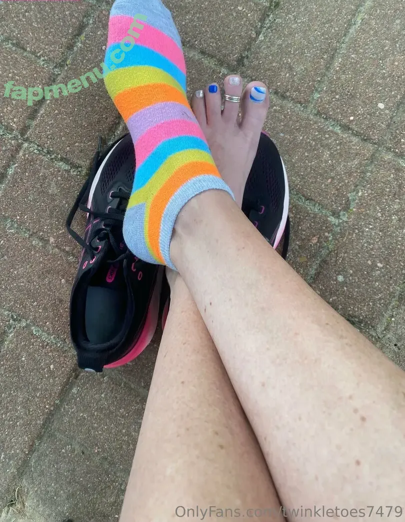 twinkletoes7479 nude photo #0018 (plentiful_toes)