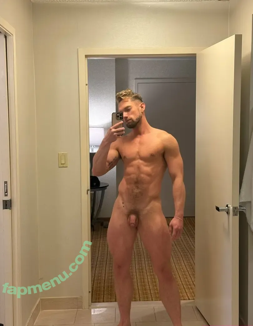 twunk_or_treat nude photo #0016 (nickdnev)