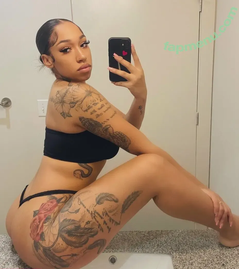 Tyaunnax nude photo #0001 (Tyaunnax)