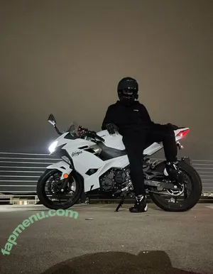 tyemoto / tyemoto_official nude photo #0005