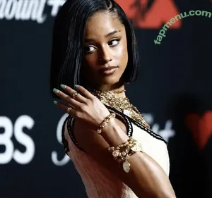 Tyla nude photo #0911