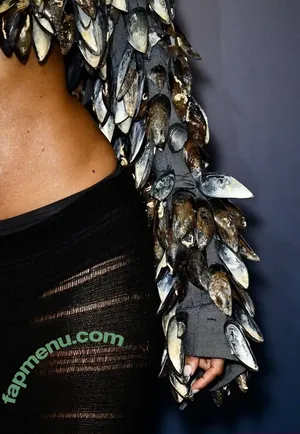 Tyla nude photo #0975