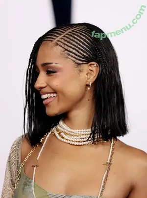 Tyla nude photo #1000