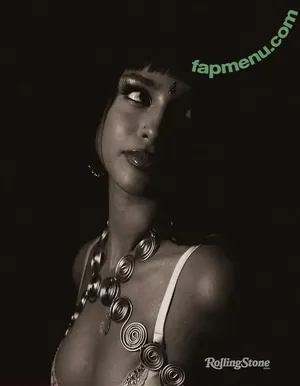 Tyla nude photo #1079