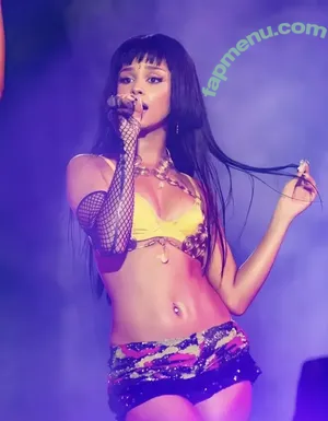 Tyla nude photo #1085