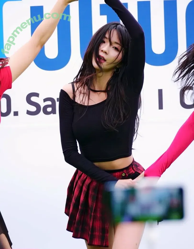 Tyongeee nude photo #0037 (Tyongeee)