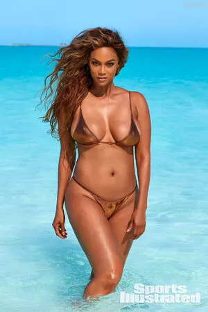 Tyra Banks / tyrabanks nude photo #0250