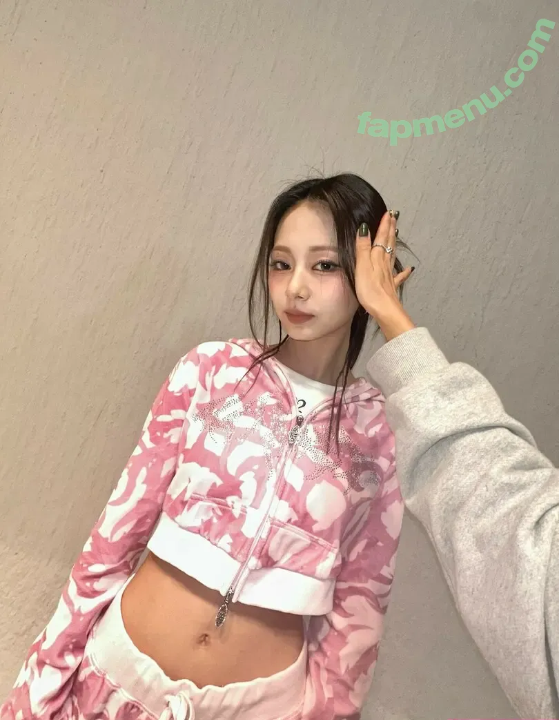Tzuyu nude photo #0101 (Chiu Chú-jû | Twice / thinkaboutzu)