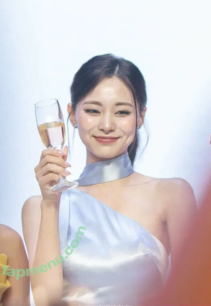 Tzuyu nude photo #0107 (Chiu Chú-jû | Twice / thinkaboutzu)