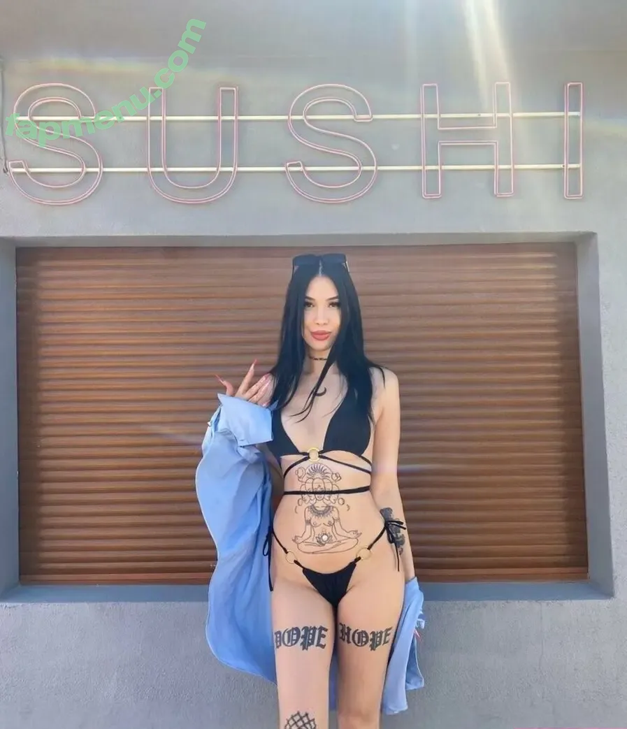 Şu Balci nude photo #0001 (Şu Balci)