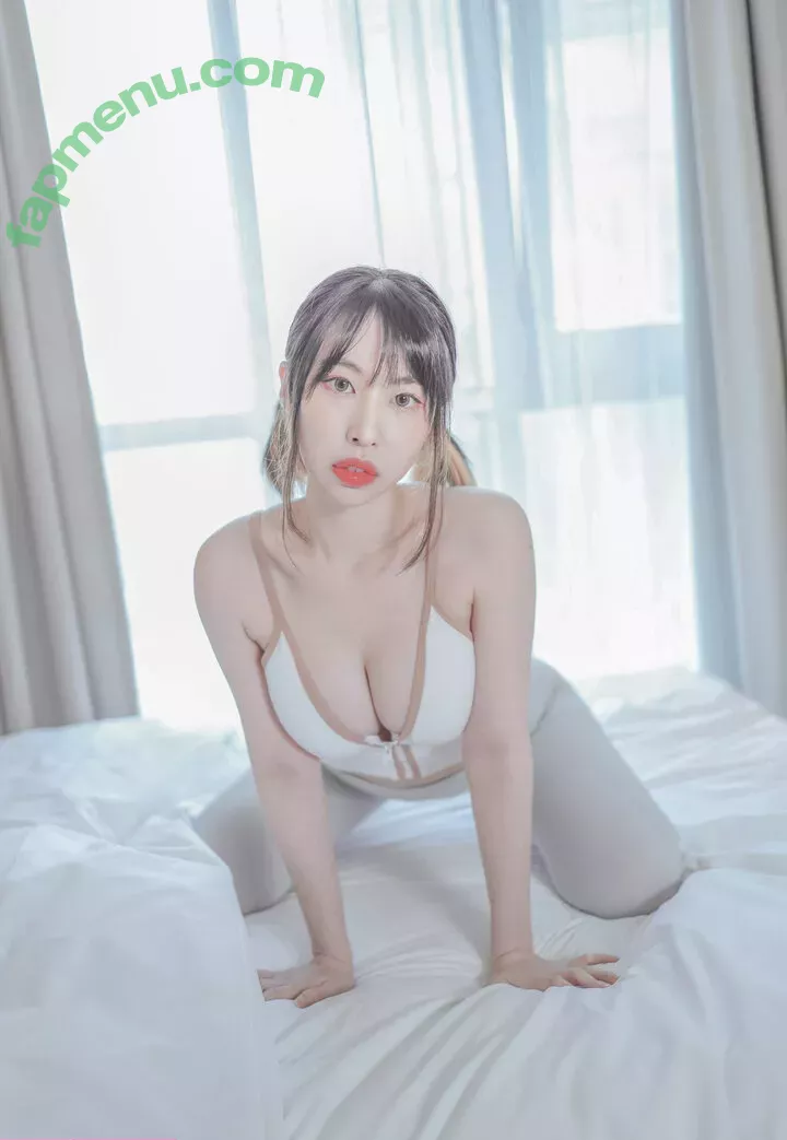 u_hyeeee_03 nude photo #0022 (Uhye 유혜 / uhye0306)